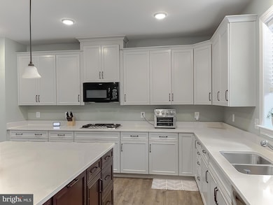 23381 Lilliflora Dr, California, MD 20619 - photo 5