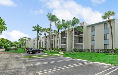 1112 Green Pine Blvd unit G3, West Palm Beach, FL 33409 - photo 3