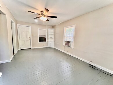 2312 Clover Ave, Bay City, TX 77414 - photo 5