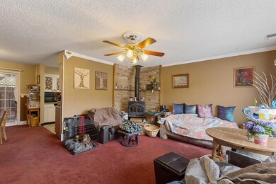 426 NE 12th St, Grants Pass, OR 97526 - photo 4