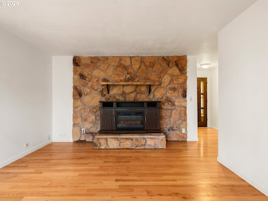 20570 SW Naples St, Beaverton, OR 97007 - photo 5