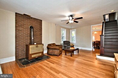 143 Walnut St, Spring City, PA 19475 - photo 6