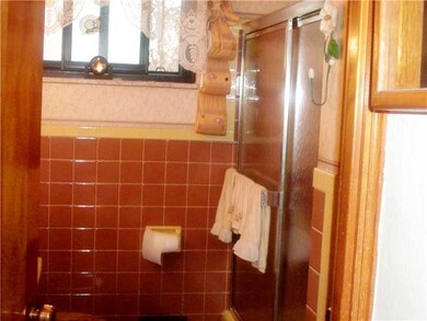 Full Bath.