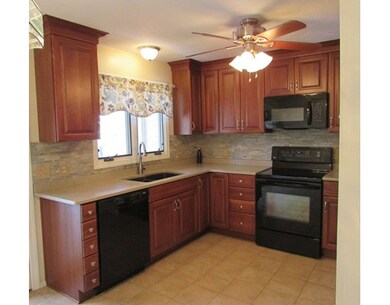 24 Litchfield Pines Dr unit 24, Leominster, MA 01453 - photo 3