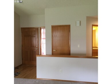 2875 SW Corbeth Ln, Troutdale, OR 97060 - photo 2