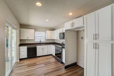 1008 Essex Ct, Brandon, FL 33510 - photo 5