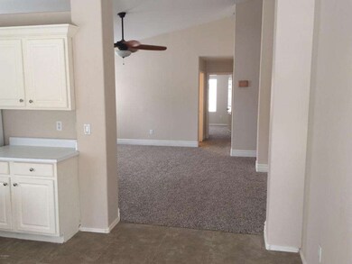 KITCHEN TO GREATROOM