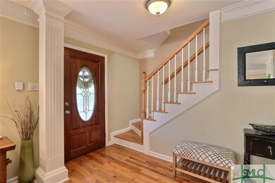 Beautiful Front Door ~ Real Wood Floors ~ Foyer En