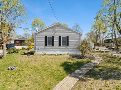 568 Middle St, East Weymouth, MA 02189 - photo 3