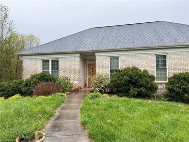 347 Allen Dr, Reidsville, NC 27320 - photo 3