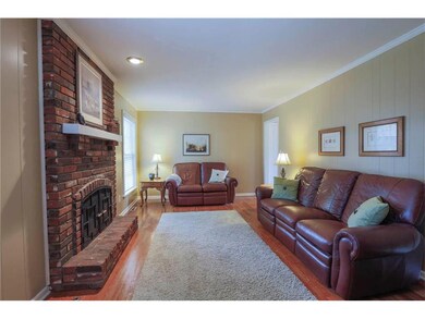 Come home and unwind in family room w/ built in fi