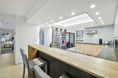 Breakfast bar
