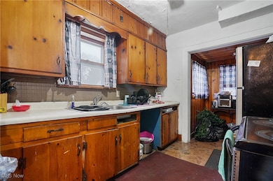 110 S Maryland Ave, Youngstown, OH 44509 - photo 7