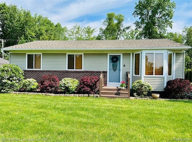 5510 Griswold Rd, Kimball, MI 48074 - photo 2