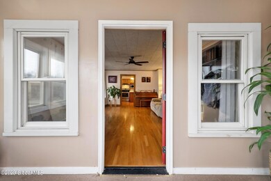 5-web-or-mls-2548SecondAve_05