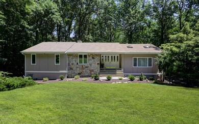 30 Mount Dr, Holmdel, NJ 07733 - photo 2