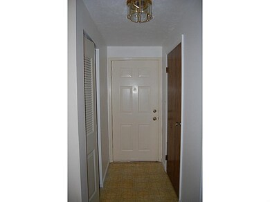 Entry/Foyer.