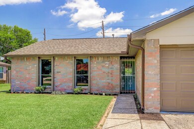 3330 Edgecreek Dr, Houston, TX 77066 - photo 2