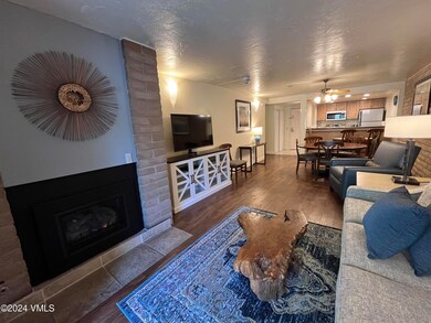 3304 Living Room to Kitchen