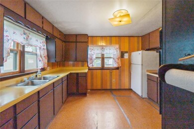 3407 E Aurora Ave, Des Moines, IA 50317 - photo 4