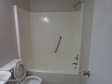 407 Cedar Ct, Jacksonville, NC 28546 - photo 4