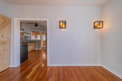 Downstairs living area (9)