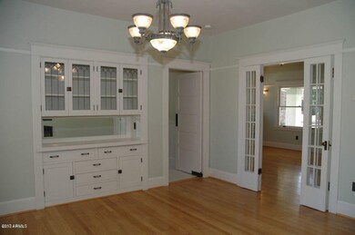 Dining  Hutch