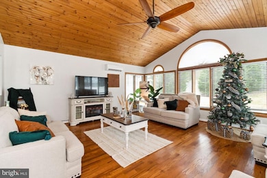 1106 Plover Dr, Halethorpe, MD 21227 - photo 5