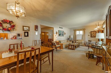 1705 Broadway St, Lincoln, IL 62656 - photo 2