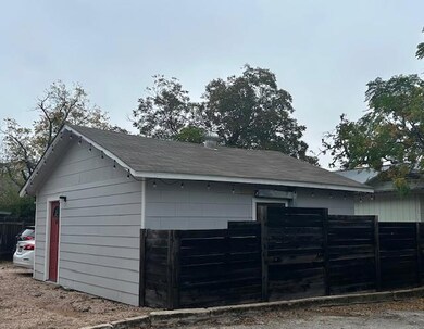 704 W 34th St unit B, Austin, TX 78705 - photo 2