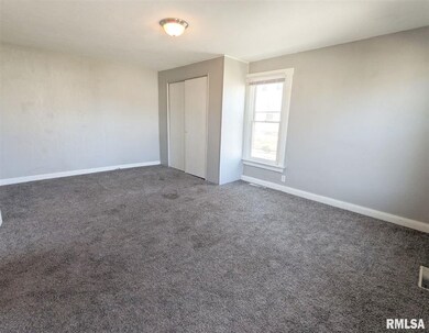 1413 W 17th St, Davenport, IA 52804 - photo 4