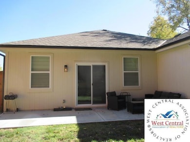 1108 SE Oak Ridge Dr, Oak Grove, MO 64075 - photo 3