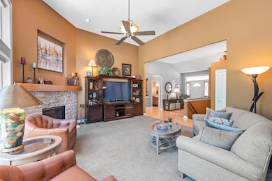 420 Cobblestone Ct, Slinger, WI 53086 - photo 2