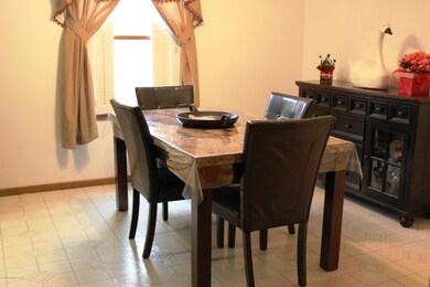 127 W 3rd Diningroom