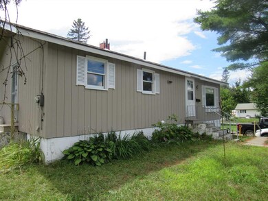 258 Saint John St, Saint Johnsbury, VT 05819 - photo 4