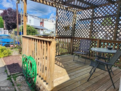 325 Spruce St, West Reading, PA 19611 - photo 6