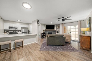 Kings Pointe Condominiums unit 1108, West Des Moines, IA 50266 - photo 2