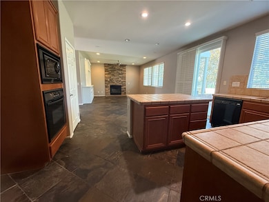 16448 Los Coyotes St, Fontana, CA 92336 - photo 7