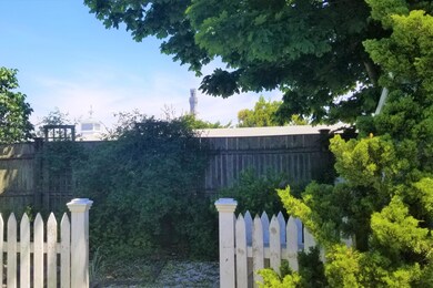 11conantbackyardviewofmonument