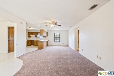 606 Eagle Dr, Eddy, TX 76524 - photo 4