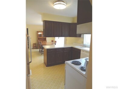Kitchen plenty of cabinet space