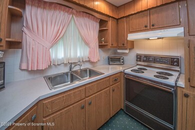 800 Hollenback St, Moosic, PA 18507 - photo 6