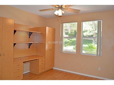 Studio/Study/Office.