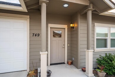 749SWKinsingtonCt-004