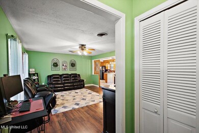 232 Pinehurst Cir, Hazlehurst, MS 39083 - photo 6