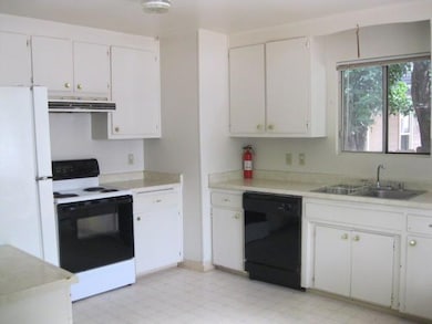 1605 Willis St, Redding, CA 96001 - photo 3