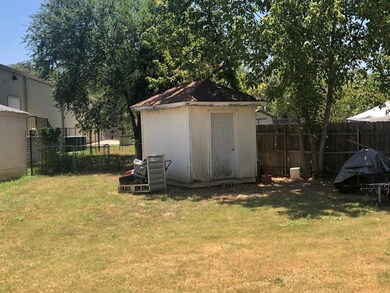 107 Shaw Ave, Fredericksburg, TX 78624 - photo 2