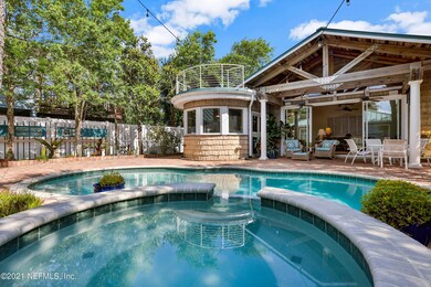 Indoor/Outdoor Living