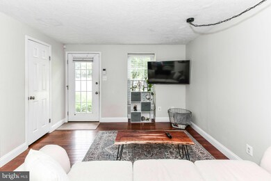 1661 Fieldthorn Dr, Reston, VA 20194 - photo 4