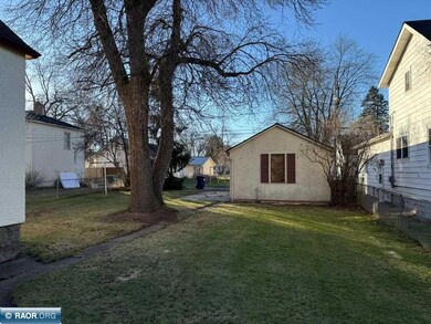 2527 4th Ave E, Hibbing, MN 55746 - photo 5